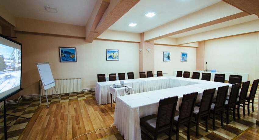 Large Meeting Area in Hotel Montana